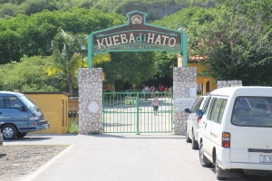 Cuaraco - Eingang der Höhlen von Hato
