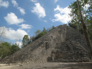 Maya-Pyramide in Coba, Mexiko