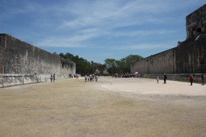 Antikes Spielfeld der Maya in Chichen Itza, Mexiko