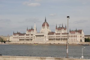 Budapest, Parlament vom gegenüber liegenden Ufer der Donau