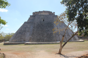 Pyramide in Uxmal, Mexiko, Frontalaufnahme