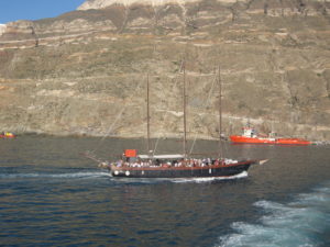 Santorin Ausflugsboot
