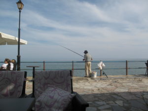 Blick vom einem Cafe in Ierapetra aufs Meer